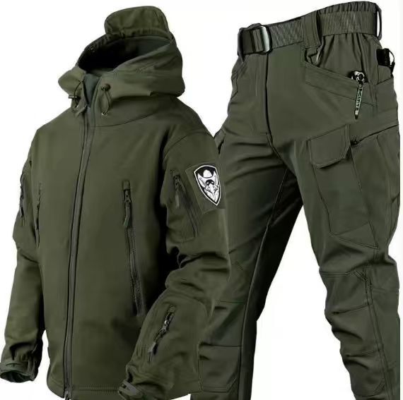Men's Polyester Thermal Outfit | Hooded Jacket and Cargo Pants | Warm Wind-Repellent Active Wear